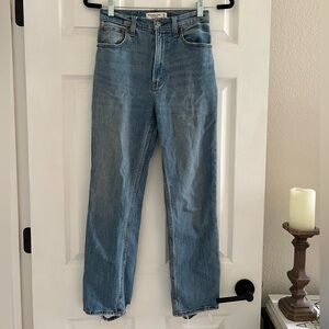 Abercrombie & Fitch Ankle Straight Ultra High Rise Jeans (25/0R)